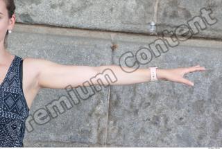 b0018 Young girl arm reference 0001